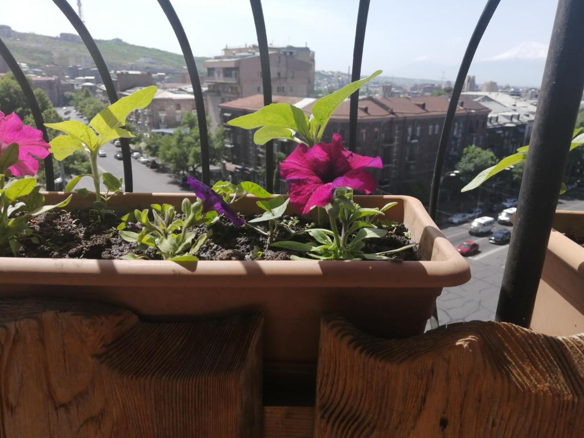 Yerevan-Sky With Terrace Exterior foto